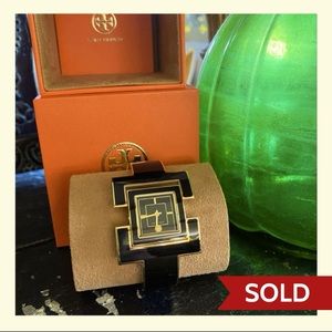 ▪️Tory Burch Sawyer Bangle Watch